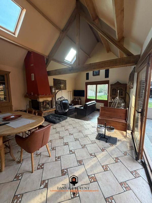 Maison - 181 m² - 8 pièces