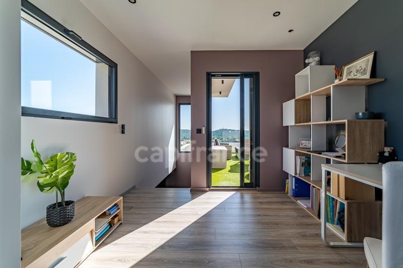 Maison - 180 m² - 6 pièces