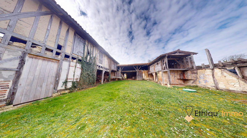 Maison - 215 m² - 7 pièces