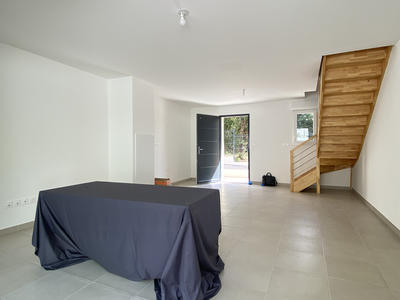 Villa - 90 m² - 4 pièces