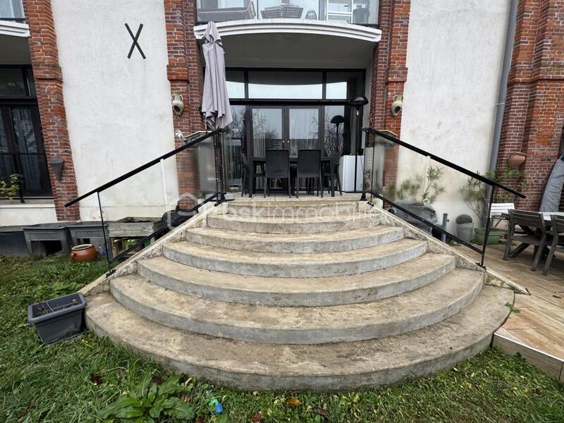 Appartement - 99 m² - 4 pièces