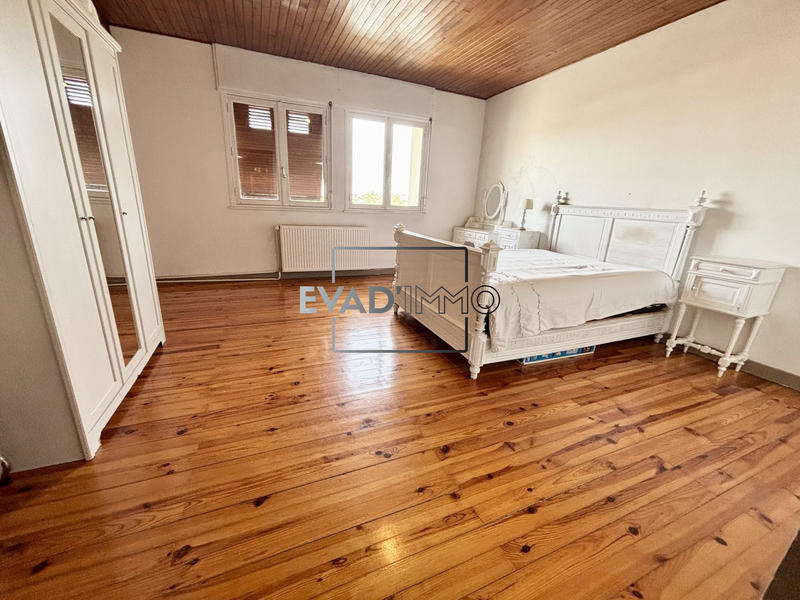 Maison - 257 m² - 8 pièces