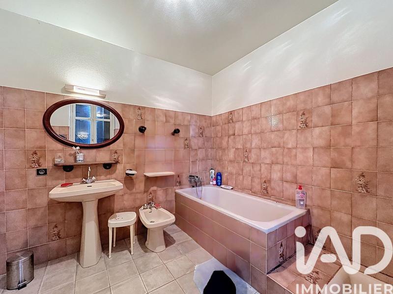 Maison - 329 m² - 10 pièces