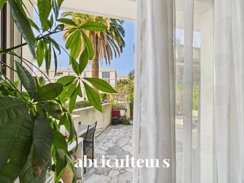 Appartement ancien - 72 m² - 3 pièces