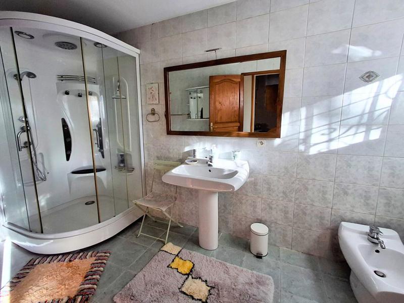 Maison - 225 m² - 7 pièces