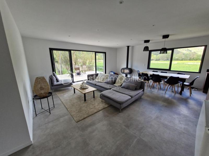 Maison traditionnelle - 102 m² - 4 pièces