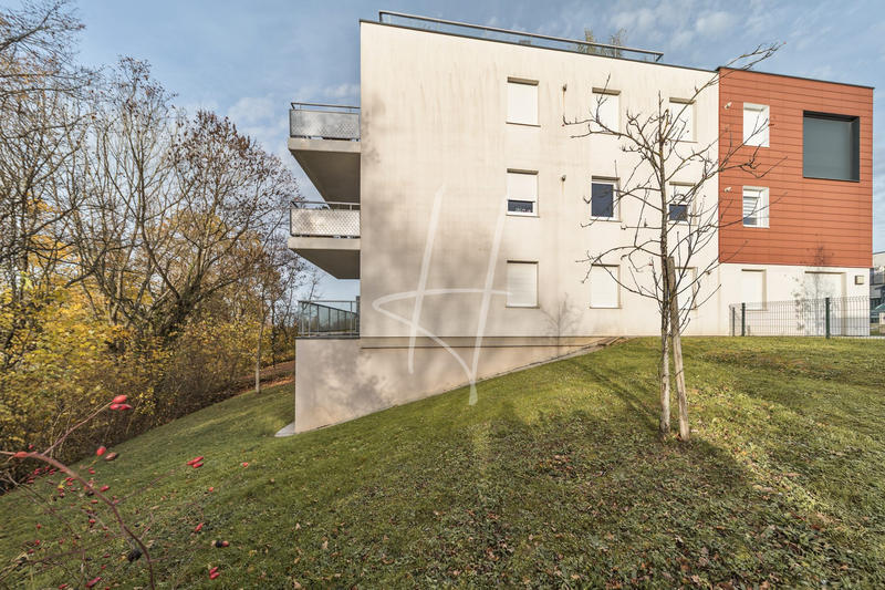 Appartement - 84 m² - 5 pièces