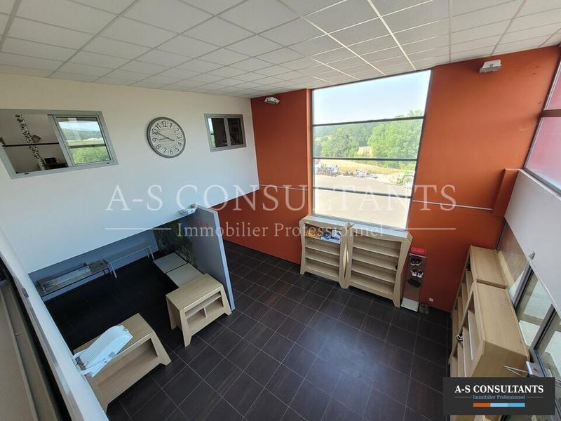 Local commercial - 750 m²