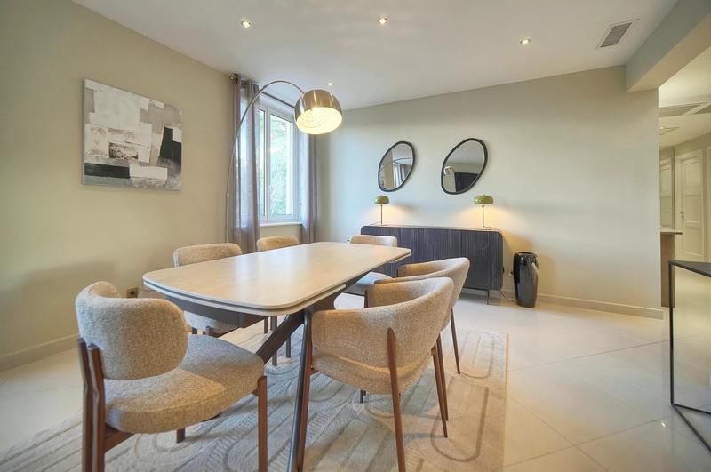 Appartement - 150 m² - 4 pièces