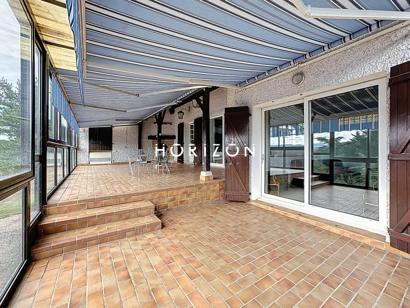 Maison - 224 m² - 7 pièces