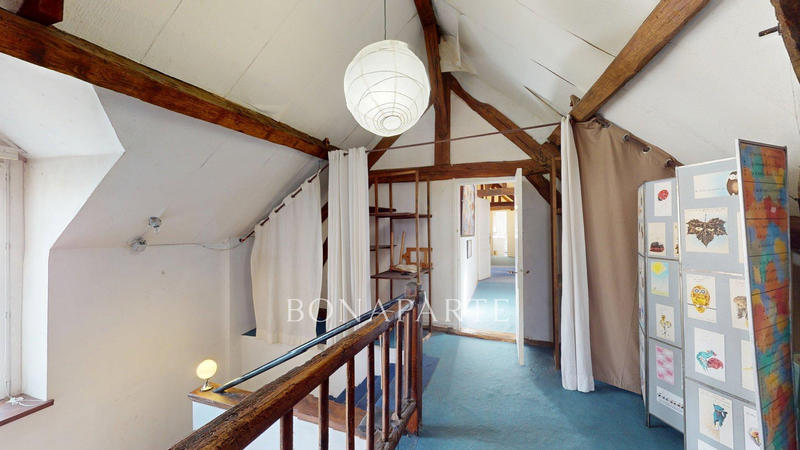 Maison - 246 m² - 8 pièces