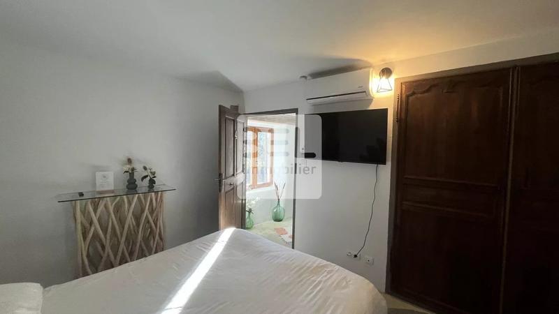 Mas - 245 m² - 9 pièces