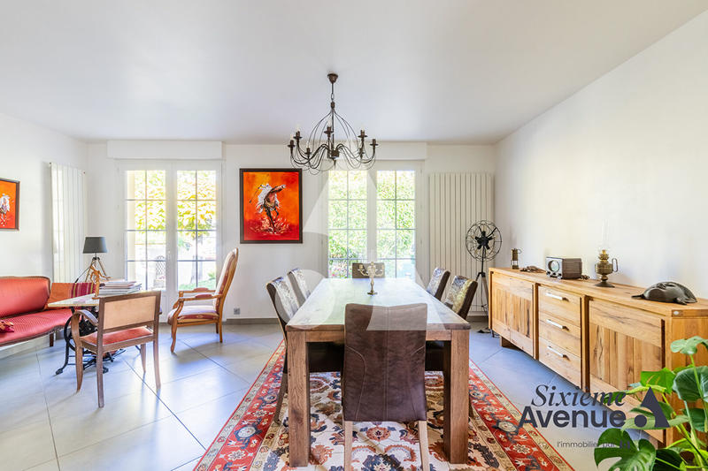 Maison - 189 m² - 8 pièces