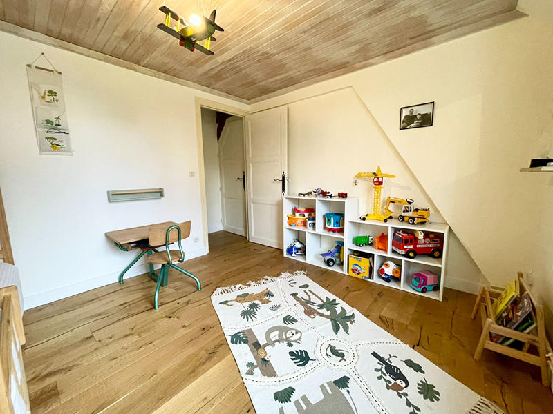 Demeure - 233 m² - 10 pièces