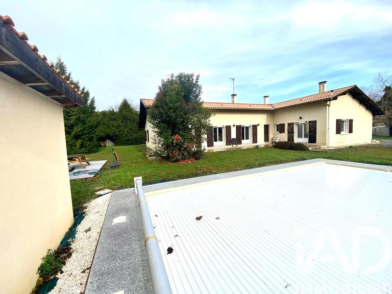 Maison - 211 m² - 10 pièces