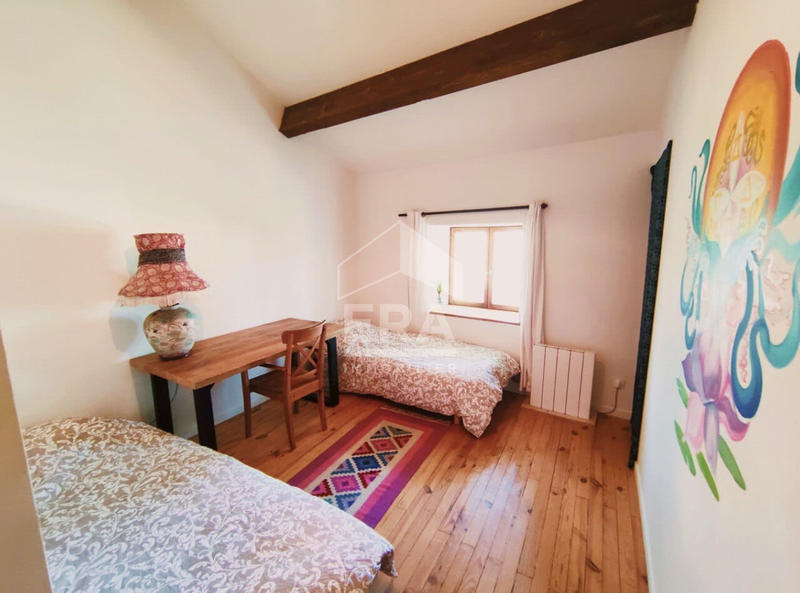 Maison - 213 m² - 9 pièces