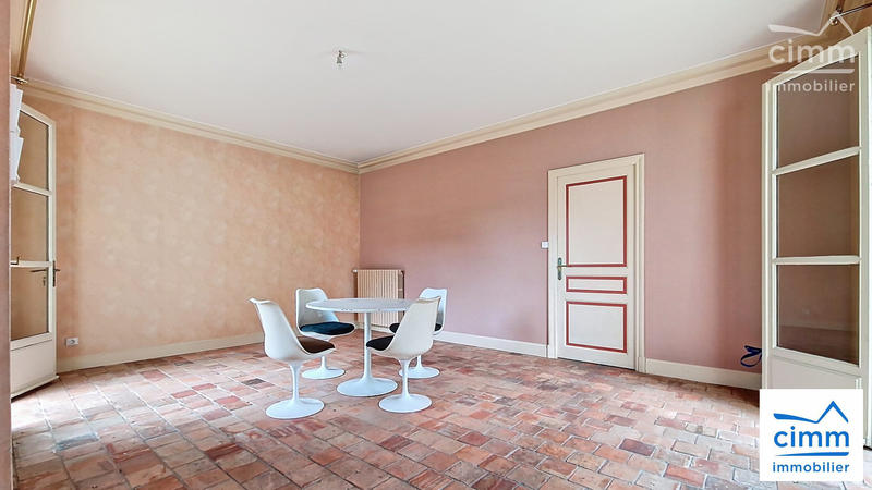 Maison - 209 m² - 7 pièces