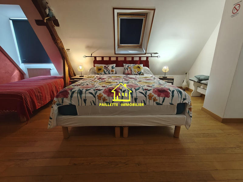 Maison - 210 m² - 8 pièces