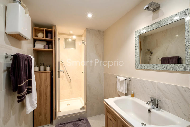 Maison - 200 m² - 6 pièces