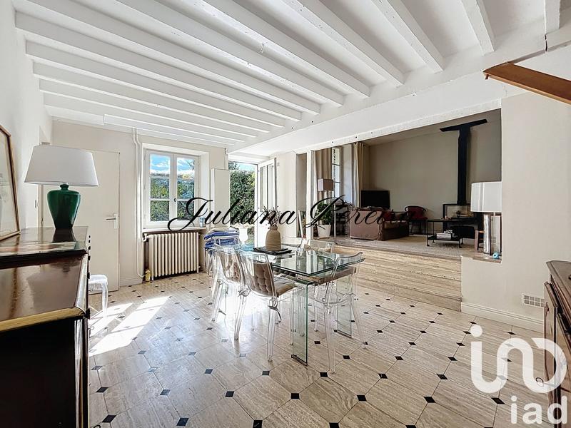 Maison - 216 m² - 9 pièces