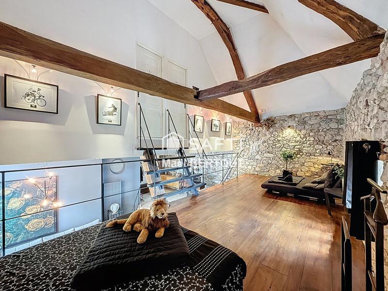 Maison - 230 m² - 10 pièces