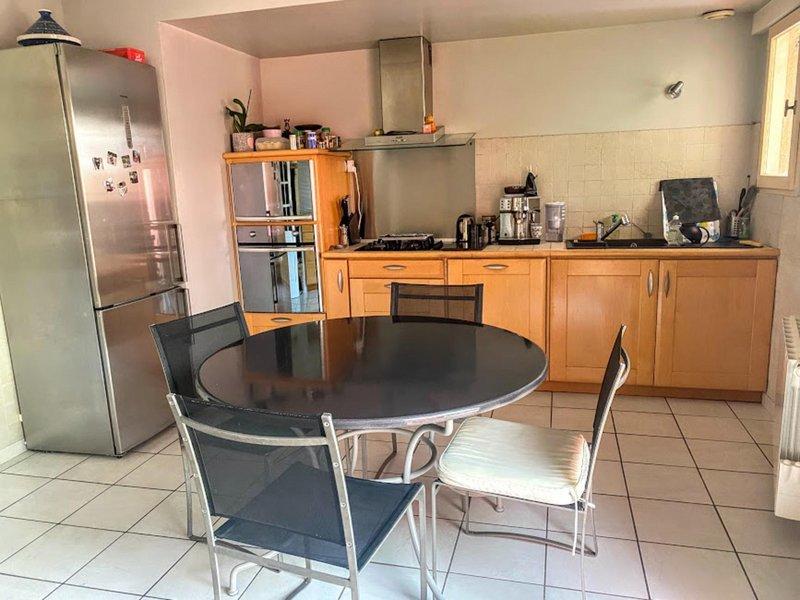 Maison - 200 m² - 6 pièces