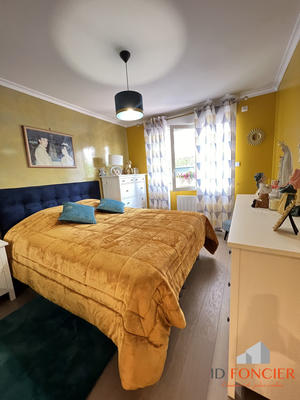 Maison - 220 m² - 9 pièces