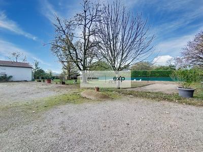 Maison - 250 m² - 13 pièces