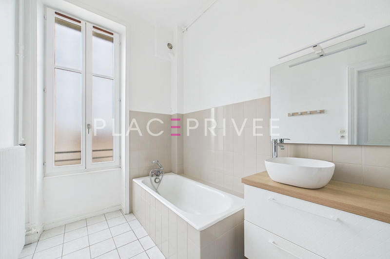 Appartement - 174 m² - 6 pièces