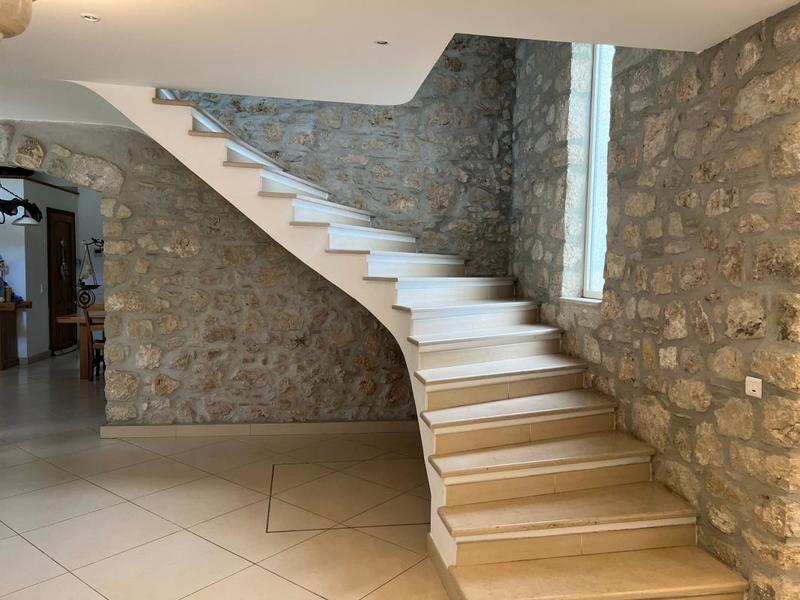 Maison - 222 m² - 5 pièces