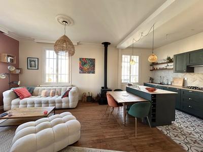 Propriété - 135 m² - 5 pièces