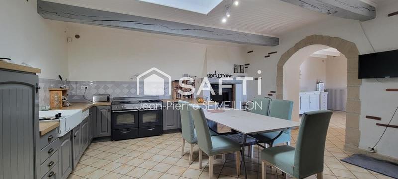 Maison - 222 m² - 8 pièces