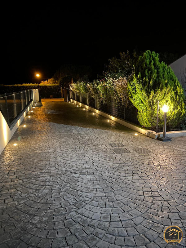 Maison contemporaine - 251 m² - 8 pièces