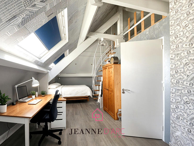 Maison - 219 m² - 7 pièces