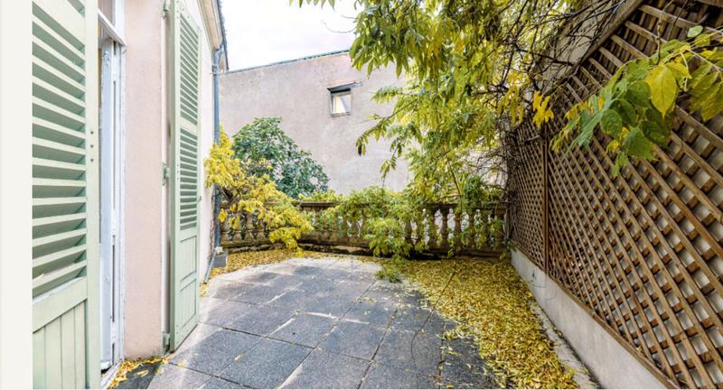 Maison - 310 m² - 11 pièces