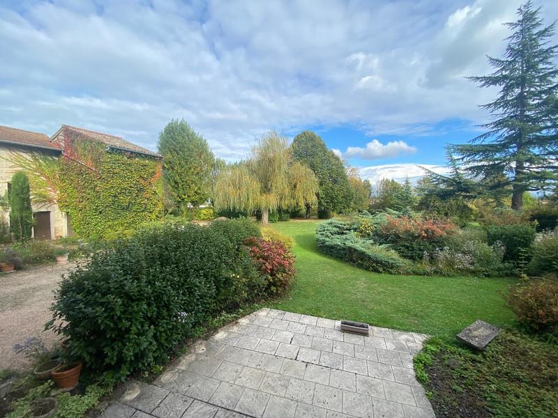 Maison - 260 m² - 11 pièces