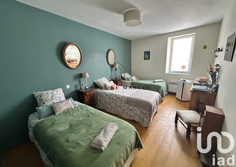 Maison - 343 m² - 10 pièces