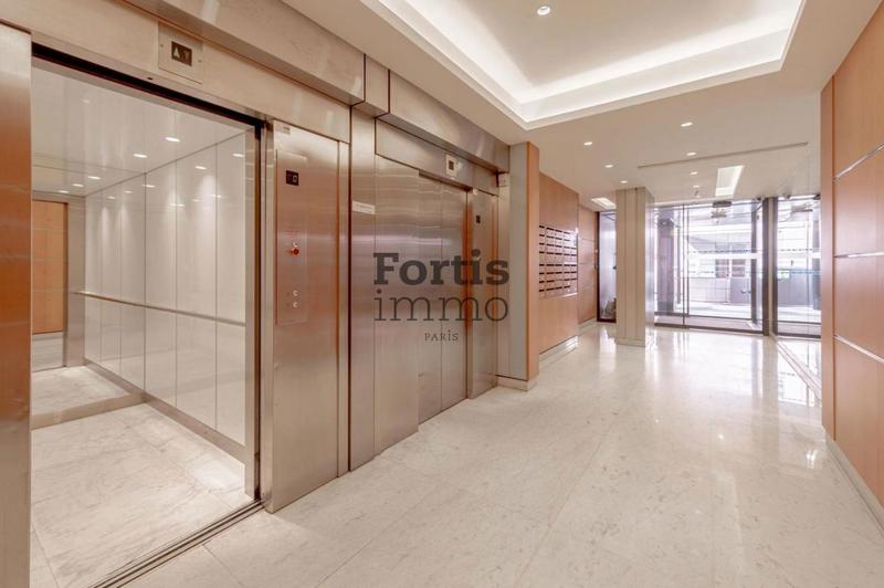 Penthouse - 90 m² - 2 pièces