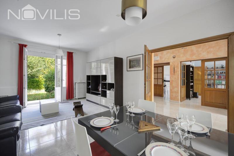 Maison - 200 m² - 6 pièces