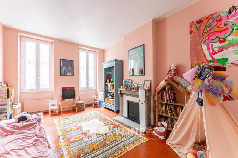 Appartement - 147 m² - 5 pièces