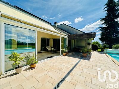 Maison - 181 m² - 6 pièces