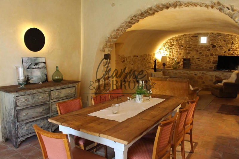 Mas - 228 m² - 10 pièces