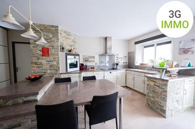 Propriété - 168 m² - 8 pièces