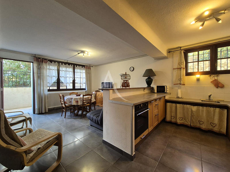 Maison - 340 m² - 14 pièces