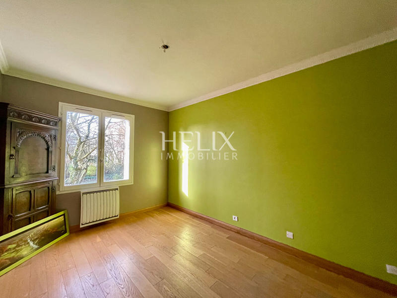 Maison - 160 m² - 8 pièces