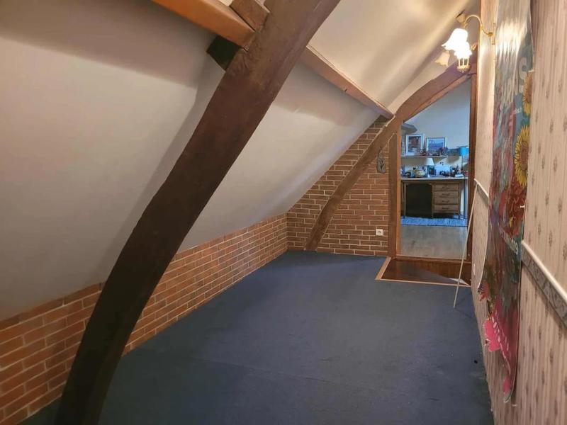 Maison - 210 m² - 6 pièces