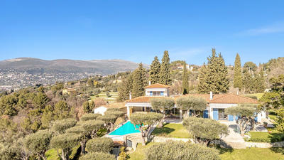 Maison - 390 m² - 12 pièces