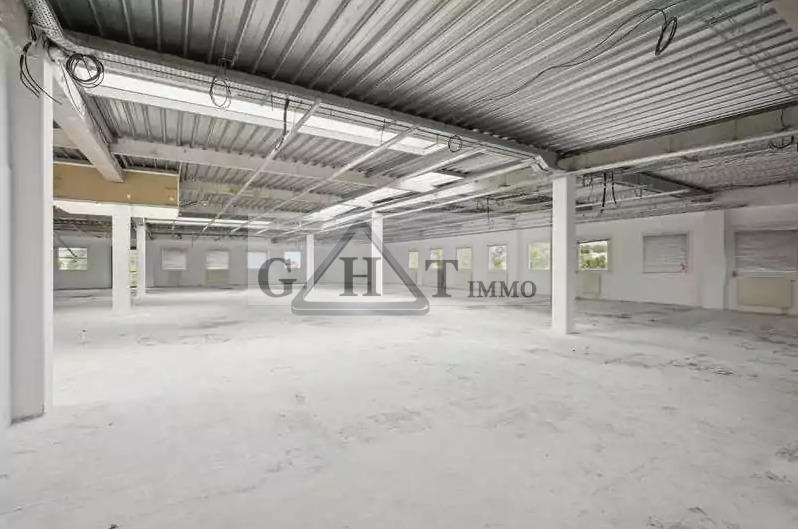 Bureau - 300 m²