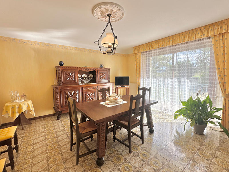 Maison - 169 m² - 8 pièces