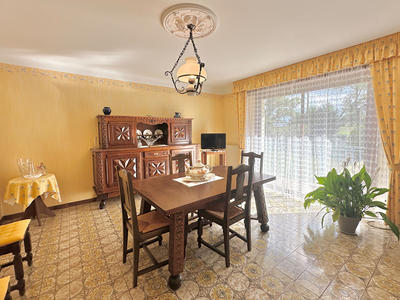 Maison - 169 m² - 8 pièces